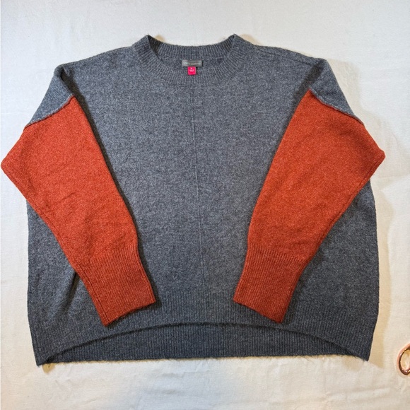 Vince Camuto Sweaters - Vince Camuto Women’s Colorblock Charcoal and Rust Crewneck Sweater